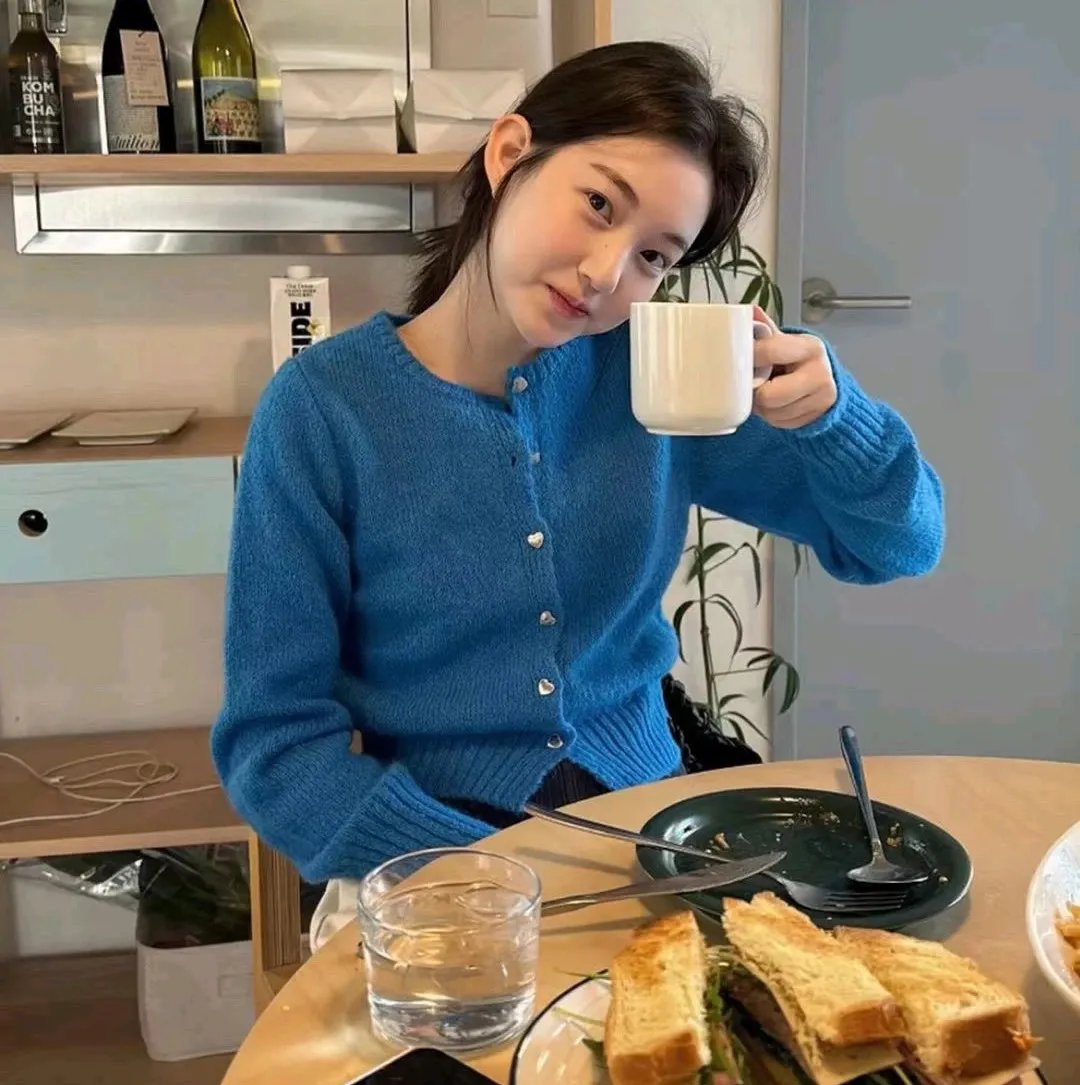 加油站的女孩